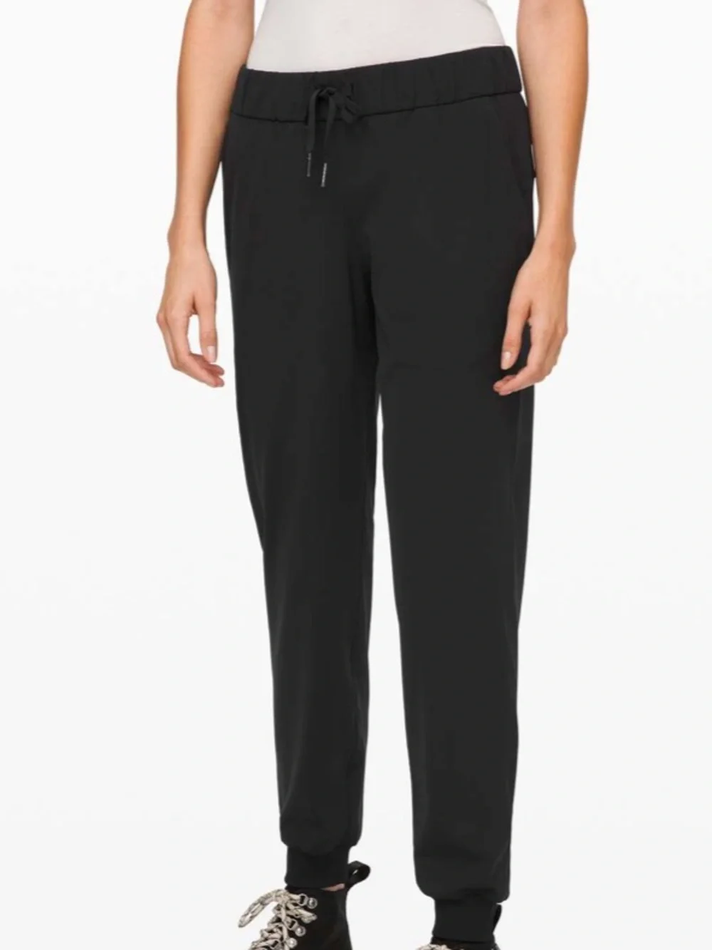 Lululemon On The Fly Jogger Size 4 Black